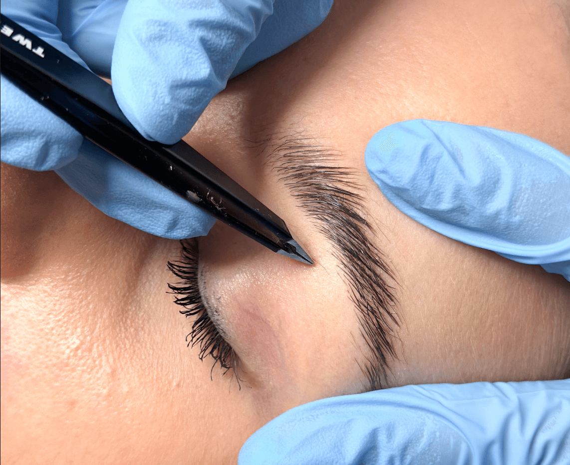 wenkbrauwen waxen of epileren