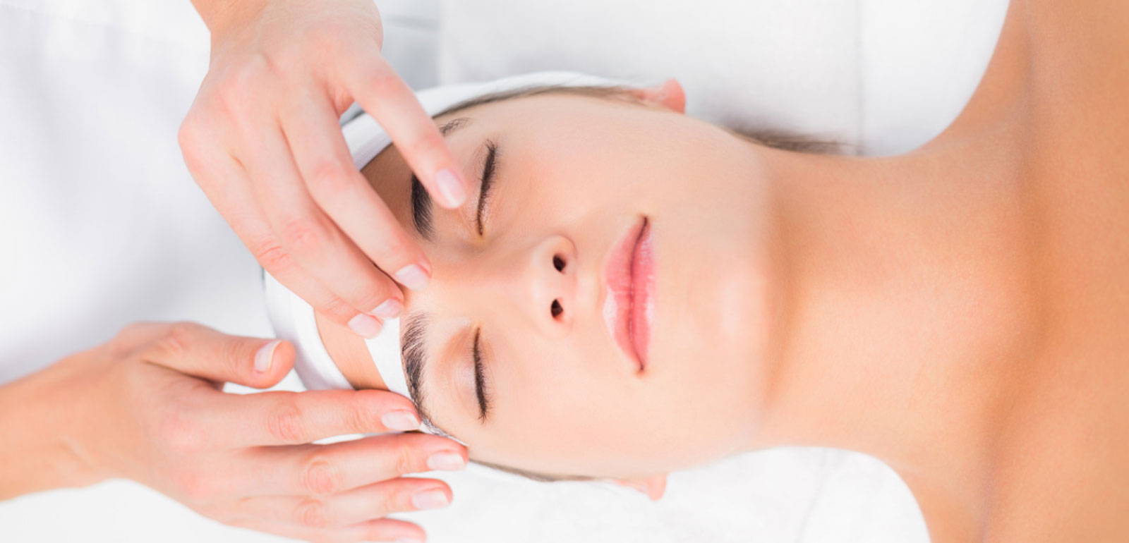 wenkbrauwen epileren of harsen